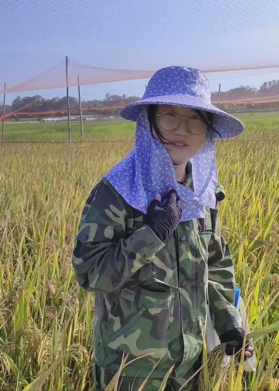 梁燕.jpg